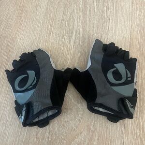 Pearl Izumi Black and Gray Cycling Gloves